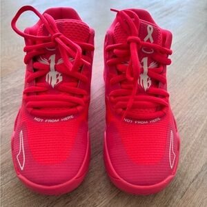 PUMA MB.01 BCA
Boys' Grade School size 5.5 Preloved- worn once! Great condition!